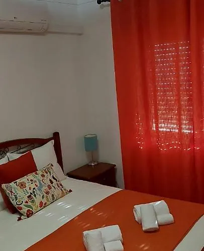 Oura Strip * Albufeira