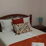 Oura Strip Apartmán *
